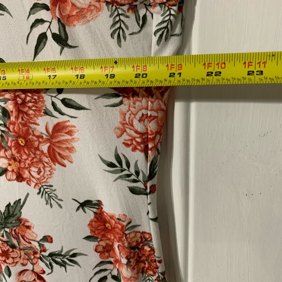 Floral pattern dress. - Picture 4 of 7